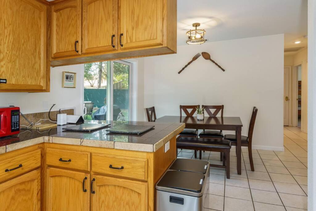 Acorn House - Charming House In Green Heaven With Pool Table With Lovely Backyard Оукхърст Екстериор снимка